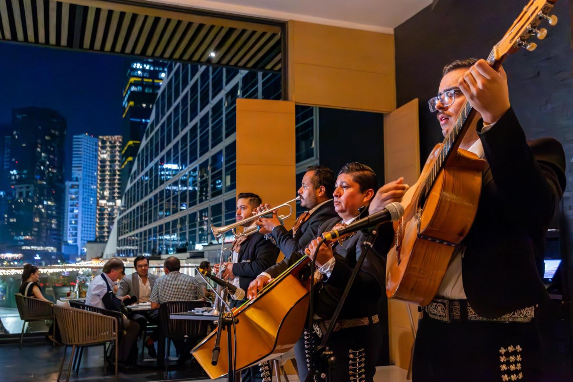 Hyatt Regency Andares Guadalajara Hotel Zapopan Exterior photo Mariachi band in Mexico City